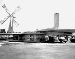 Van De Kamp's Bakery 1950 #2